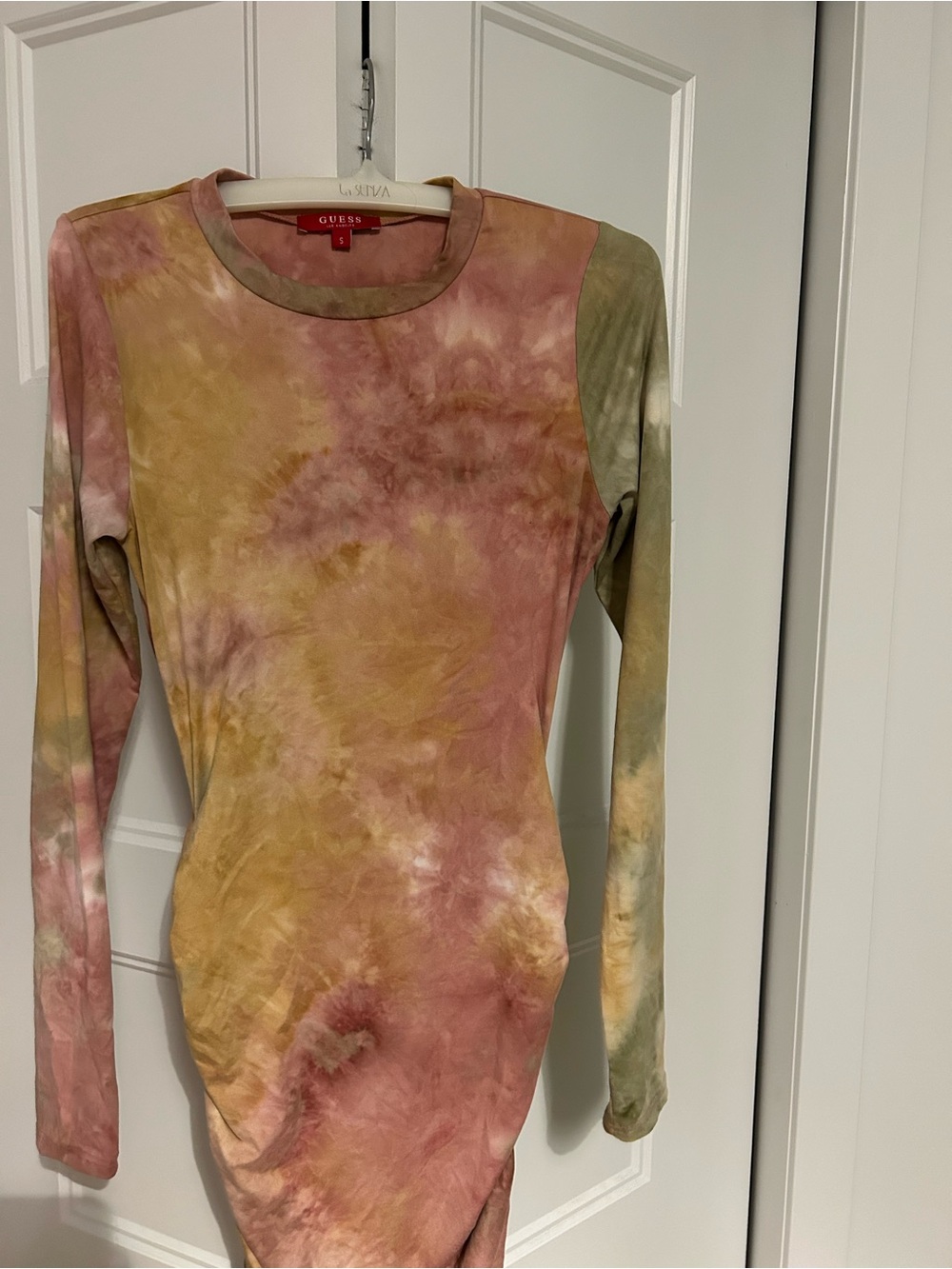 GUESS Women's Long Sleeve Tie-Dye Crewneck Dress - Pink & Green